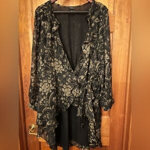 Torrid Gold Floral High-Low Blouse Size 3